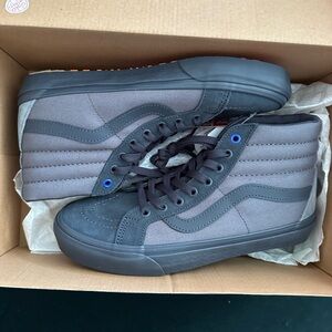 Hadley & Bennett Vans for the makers, grey and black sk8-hi Sneakers gradie NWT